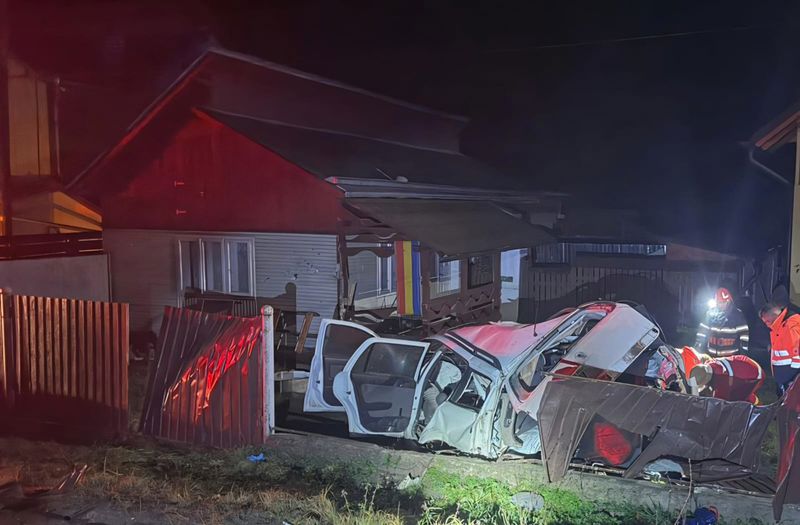 Suceava. Accident mortal între o autoutilitară și un autoturism