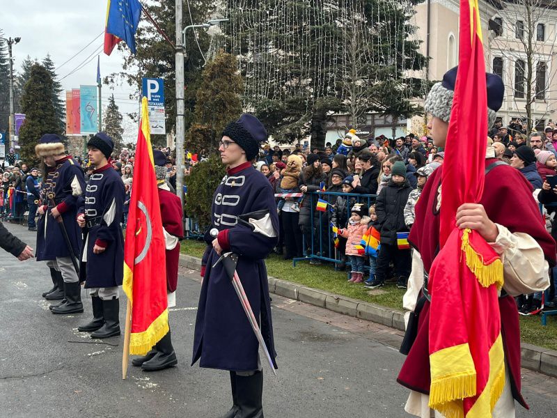Piatra Neamț: Foc de artificii în culorile drapelului de Ziua Națională a României