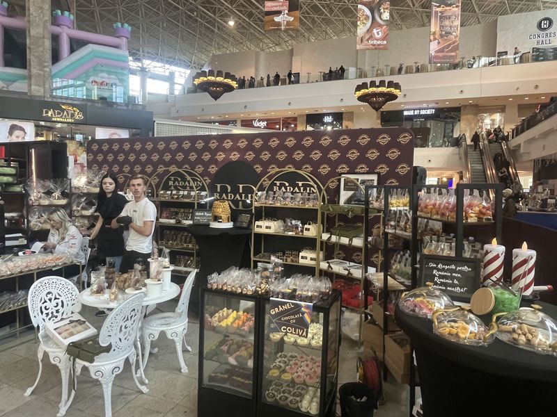 Foto-Video. Chocolate Saga Iași 2025: Trei zile dulci la Palas Mall, între ciocolată artizanală și artă comestibilă 5 Foto-Video. Chocolate Saga Iași 2025: Trei zile dulci la Palas Mall, între ciocolată artizanală și artă comestibilă