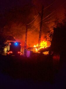 FOTO. Incendiu la Răucești - a ars o bucătărie de vară