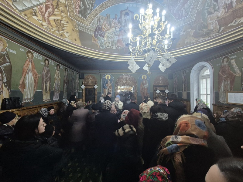 Video-Foto P.S. Nichifor Botoșăneanul, în mijlocul comunității din parohia Adormirea Maicii Domnului din Vânători-Neamț