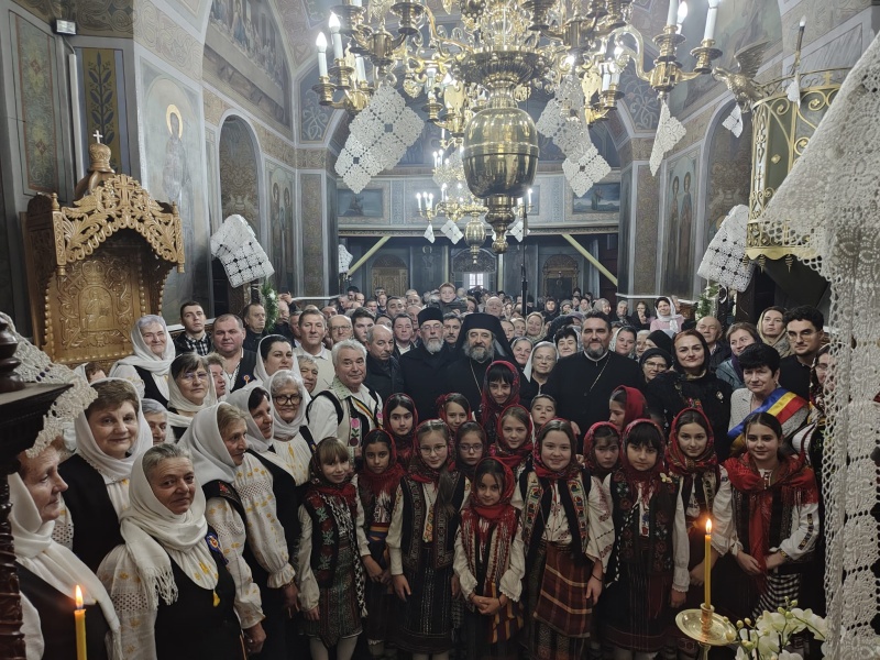 Video-Foto P.S. Nichifor Botoșăneanul, în mijlocul comunității din parohia Adormirea Maicii Domnului din Vânători-Neamț