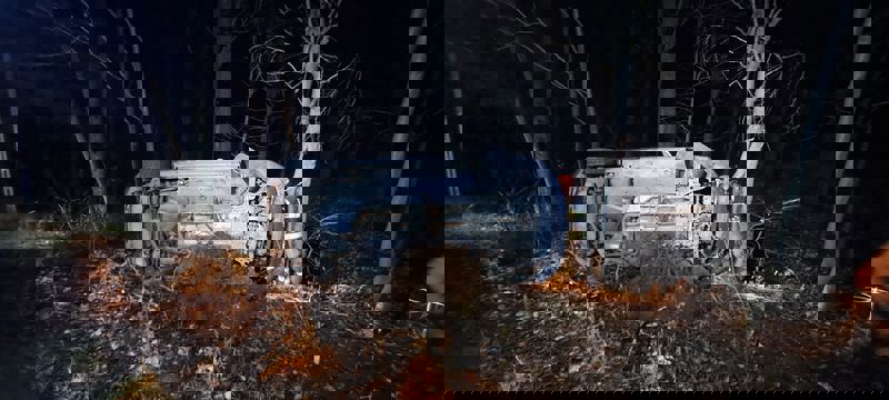 Vaslui. Doi răniți într-un autoturism răsturnat la marginea pădurii Lipovăț 2 Vaslui. Doi răniți într-un autoturism răsturnat la marginea pădurii Lipovăț