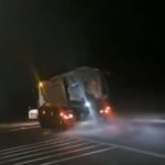 FOTO. Drumurile din Moldova curățate cu peste 1.000 de tone de antiderapant!