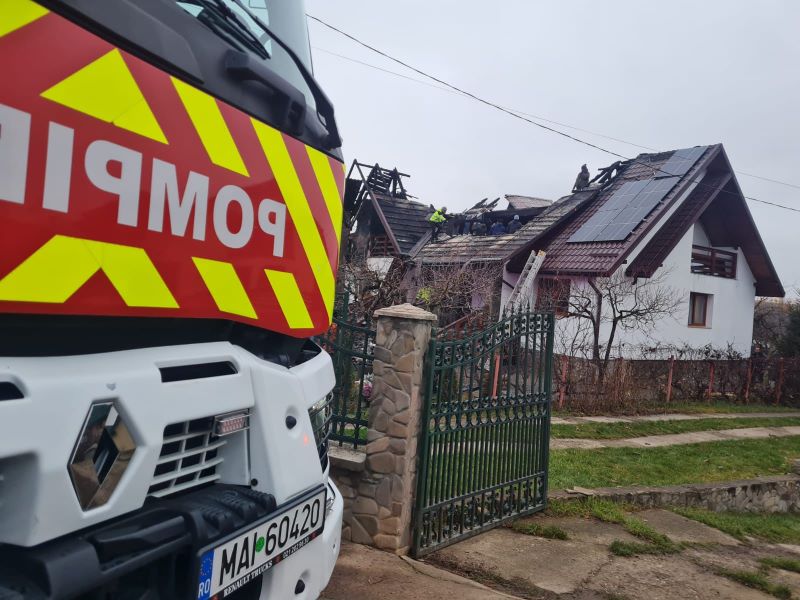 Iași: locuință distrusă într-un incendiu cauzat de coșul de fum 2 Iași: locuință distrusă într-un incendiu cauzat de coșul de fum