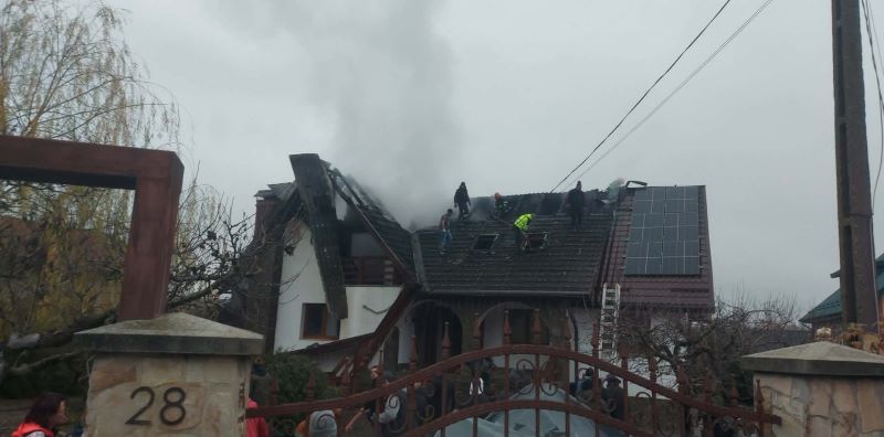 Iași: locuință distrusă într-un incendiu cauzat de coșul de fum 1 Iași: locuință distrusă într-un incendiu cauzat de coșul de fum