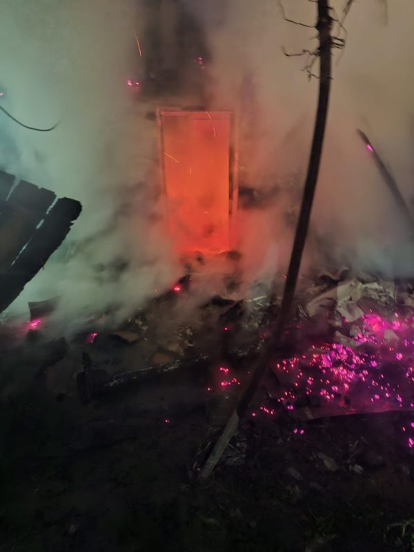 FOTO. Vaslui. Flăcările au făcut prăpăd la Drăgești: două locuințe afectate de incendiu