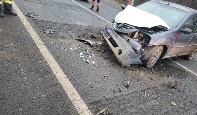 FOTO. 5 persoane au avut nevoie de îngrijiri medicale după un accident