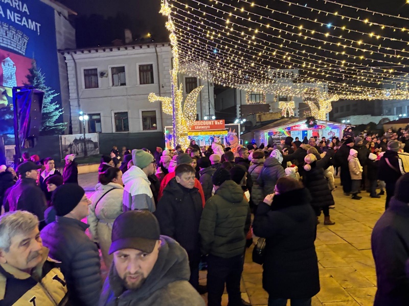 Atmosferă de sărbătoare la Târgul „Piatra lui Crăciun” din Piatra Neamț