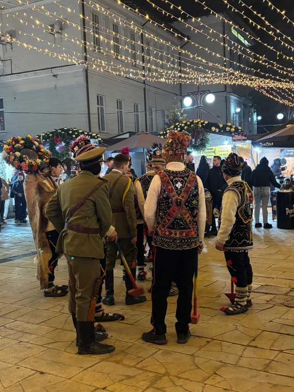 Atmosferă de sărbătoare la Târgul „Piatra lui Crăciun” din Piatra Neamț