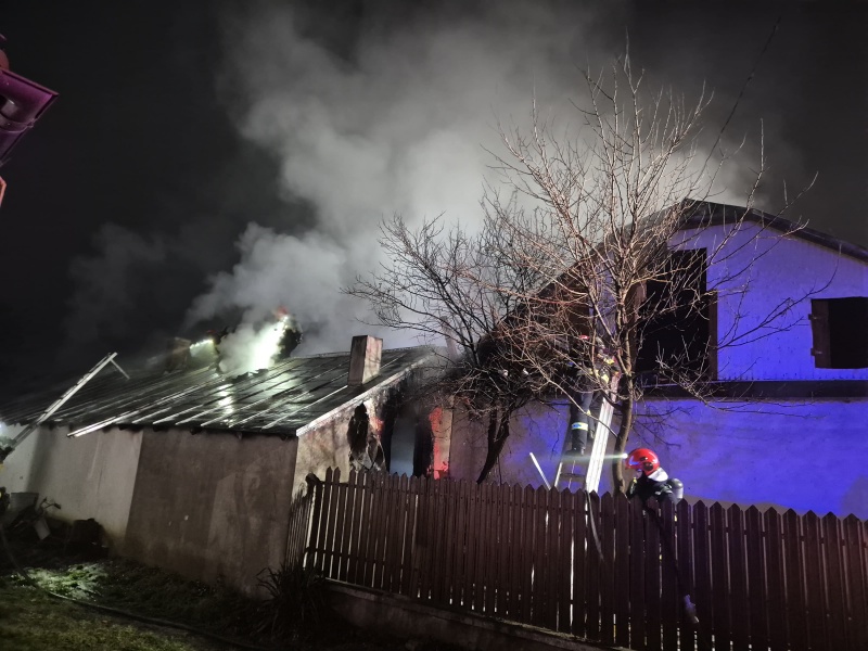 Suceava. Bărbat decedat în urma unui incendiu devastator