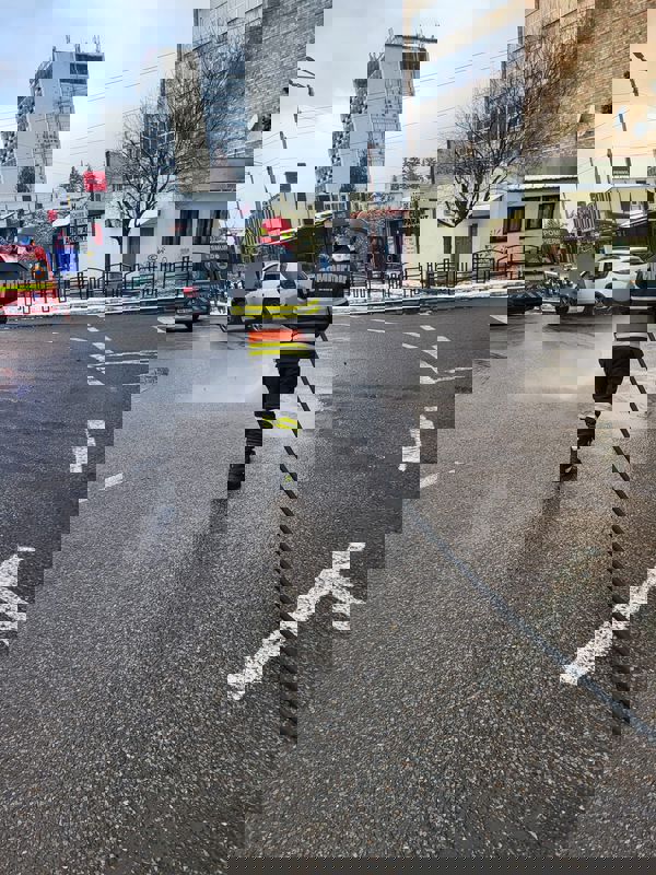 FOTO. Piatra-Neamț. Accident în giratoriul din zona centrală