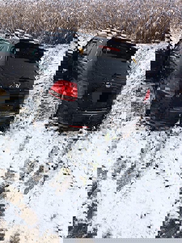 Botoșani. Mamă și fiică rănite într-un grav accident produs între două autoturisme