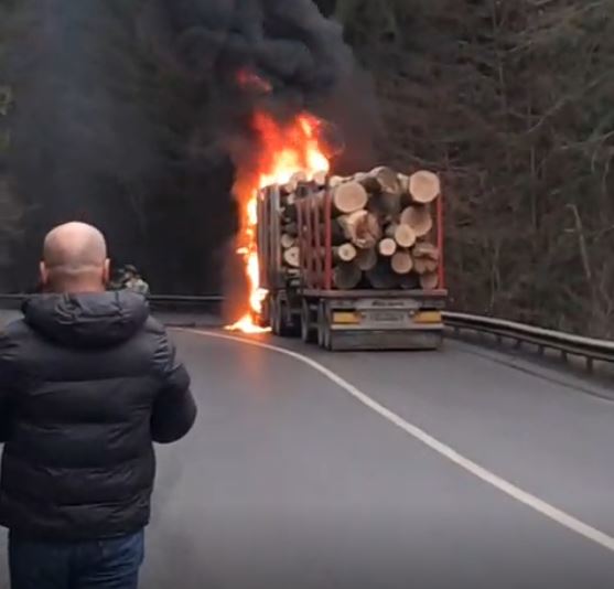 incendiu camion