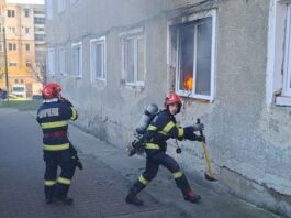 Bacău Incendiu la parterul unui bloc din Moinești – 27 de locatari evacuați!