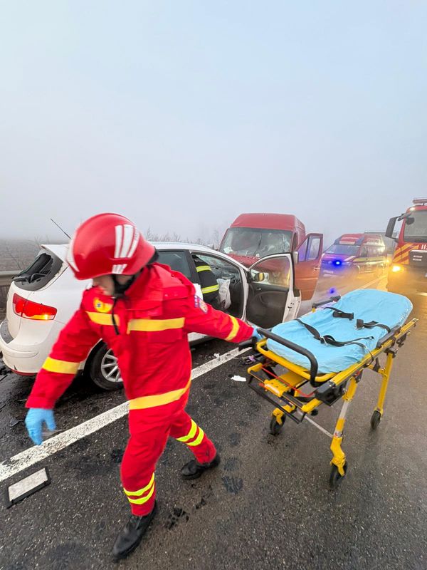Accident cu patru vehicule implicate, între Dochia și Mărgineni 3 Accident cu patru vehicule implicate, între Dochia și Mărgineni