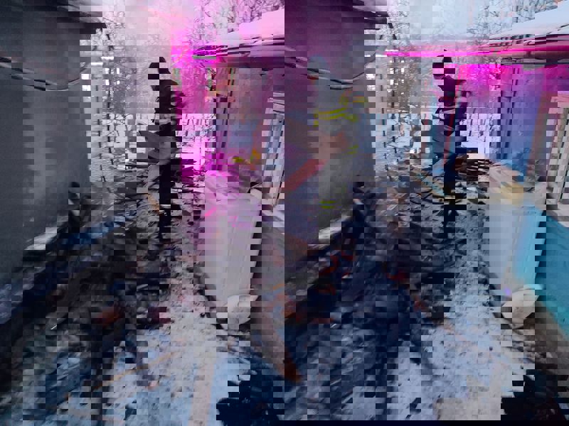 O persoană a ajuns la spital cu arsuri după ce casa în care locuia a fost cuprinsă de flăcări