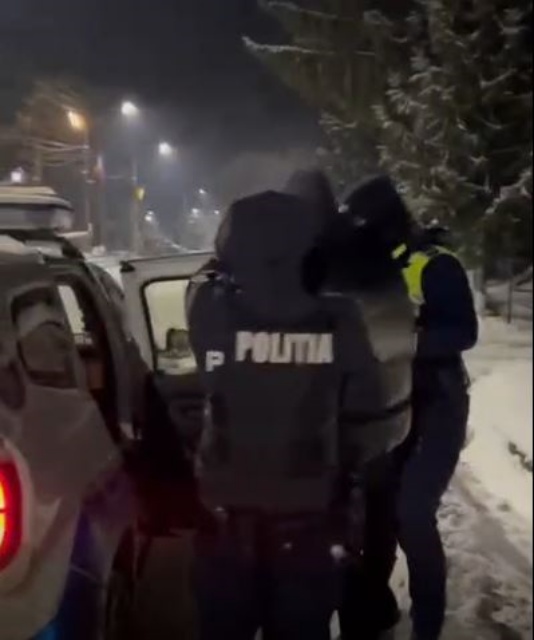 VIDEO. Botoșani. Un tânăr a furat 16.000 de lei de la o firmă din vecini
