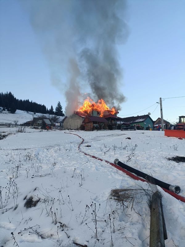 Zeci de incendii în acest week-end în regiunea de Nord Est provocate de coșuri necurățate