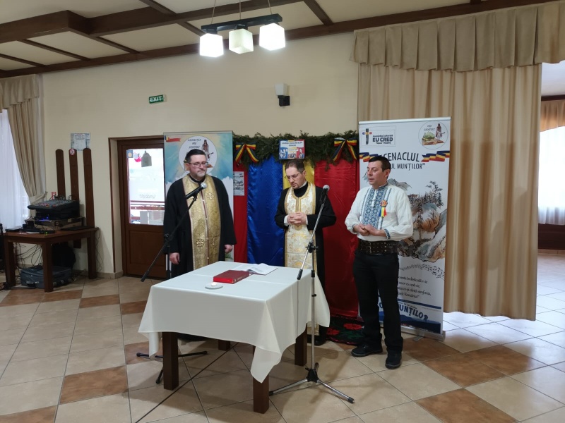 Neamț. Cenaclul ”Ecoul Munților” împlinește un an. Întâlnire aniversară la Tulgheș, de Ziua Unirii 3 Neamț. Cenaclul ”Ecoul Munților” împlinește un an. Întâlnire aniversară la Tulgheș, de Ziua Unirii