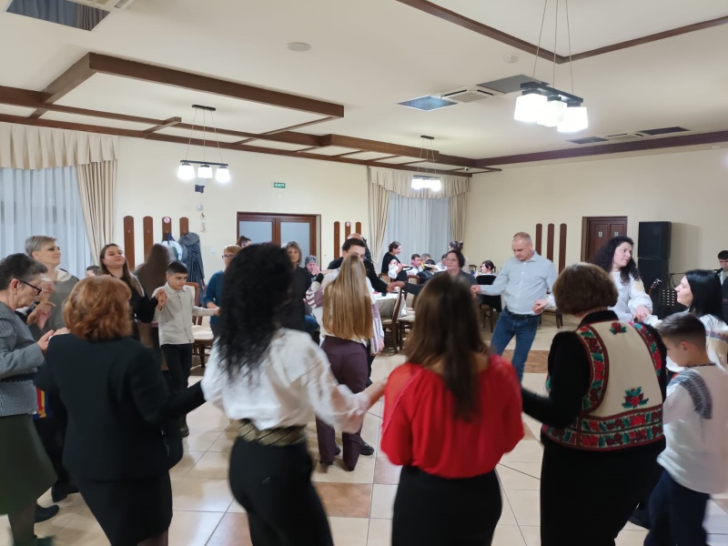 Neamț. Cenaclul ”Ecoul Munților” împlinește un an. Întâlnire aniversară la Tulgheș, de Ziua Unirii 4 Neamț. Cenaclul ”Ecoul Munților” împlinește un an. Întâlnire aniversară la Tulgheș, de Ziua Unirii