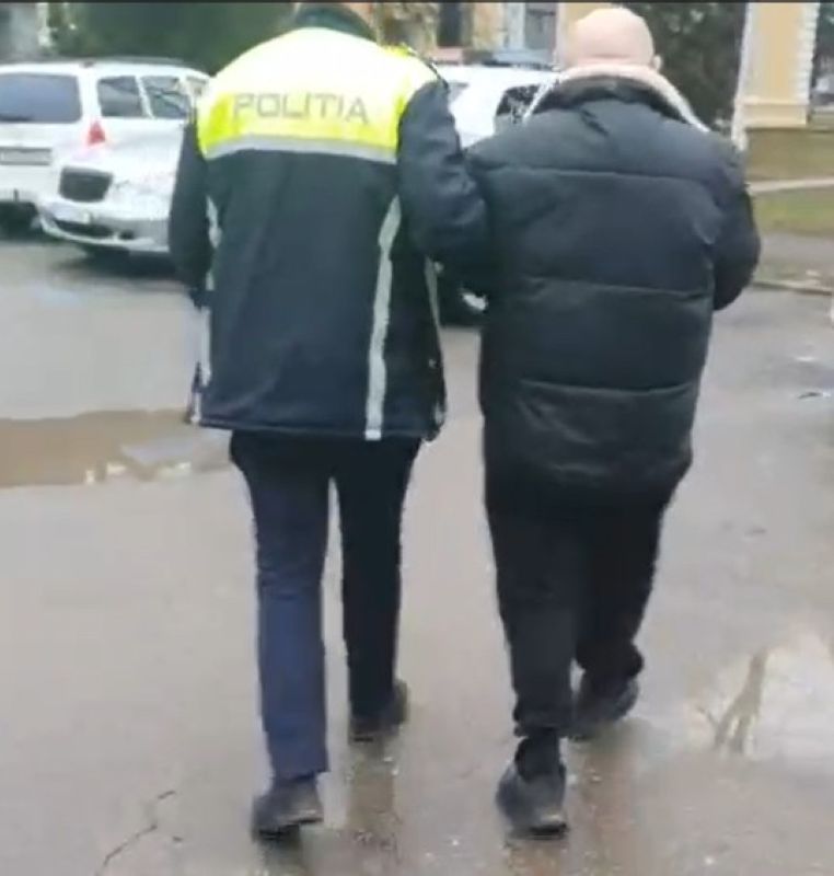 FOTO. Romașcan arestat pentru distrugere și încălcarea ordinului de protecție