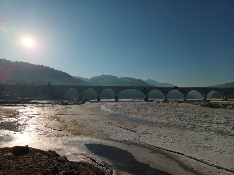 Zăpor tot mai vizibil pe râul Bistrița   