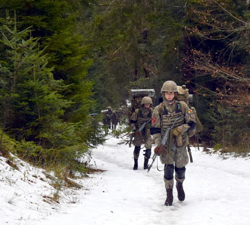 FOTO. Neamț. Antrenament militar româno-belgian în Munții Tarcău: o săptămână de instrucție în teren dificil