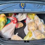 Bacău. Femeie reținută după ce a înșelat bătrâne cu vânzări false de pește și pui la domiciliu