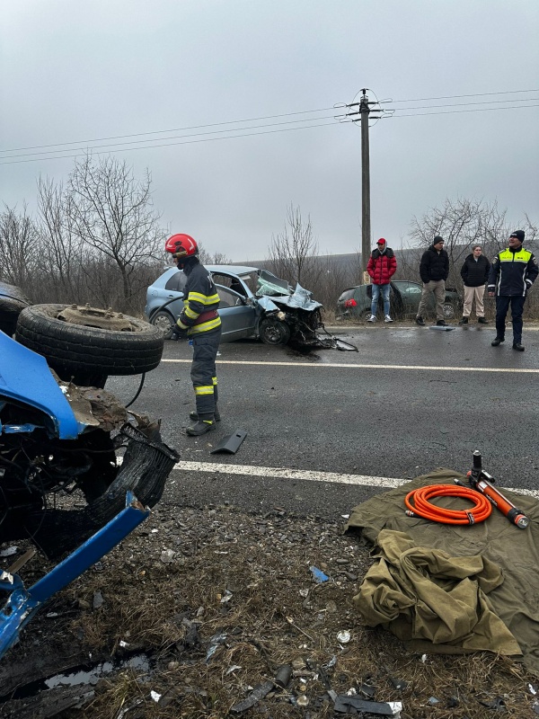 VIDEO-FOTO. Accident grav la Popricani, județul Iași – 3 persoane rănite, 2 erau inconștiente