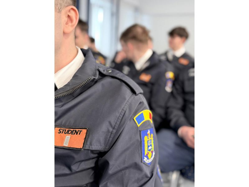 26 de studenți ai Academiei de Poliție și masteranzi, în stagiu practic la IPJ Neamț