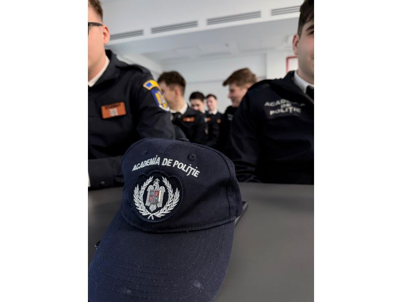 26 de studenți ai Academiei de Poliție și masteranzi, în stagiu practic la IPJ Neamț
