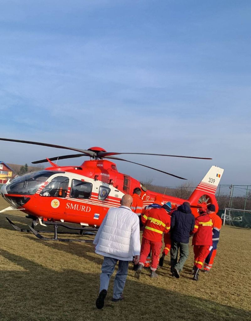 Neamț | Pacientă de 86 de ani, preluată de urgență și transferată cu elicopterul SMURD la Iași