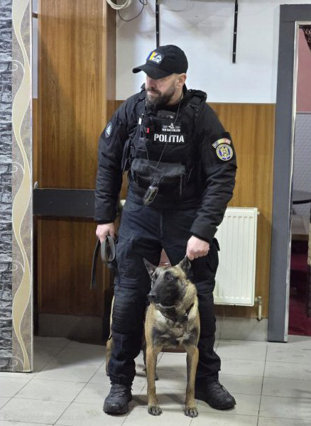 FOTO Roman-Neamț: Acțiuni ale polițiștilor în apropierea școlilor. Nouă firme sancționate cu amenzi totalizând 5.050 de lei