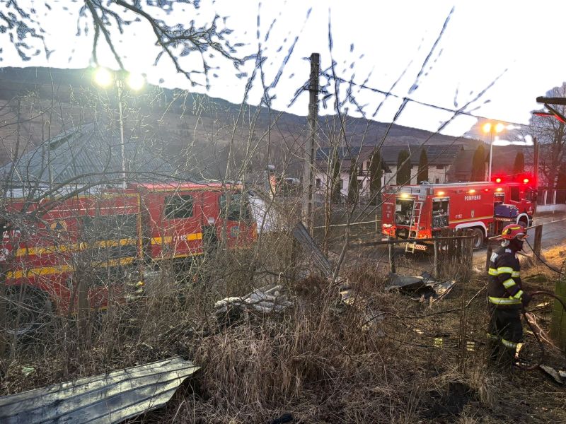 Neamț. Două gospodării distruse de foc la câteva ore distanță