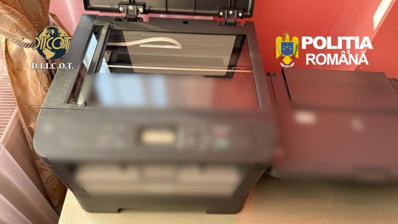 Percheziții la falsificatori de monedă – au fost găsiți 1,2 milioane de euro măsluiți și o „fabrică de bani”