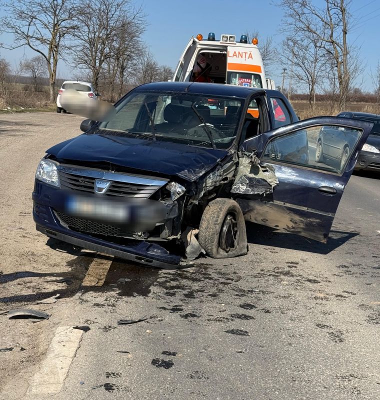 Botoșani. Accident cu patru răniți, o persoană a rămas încarcerată