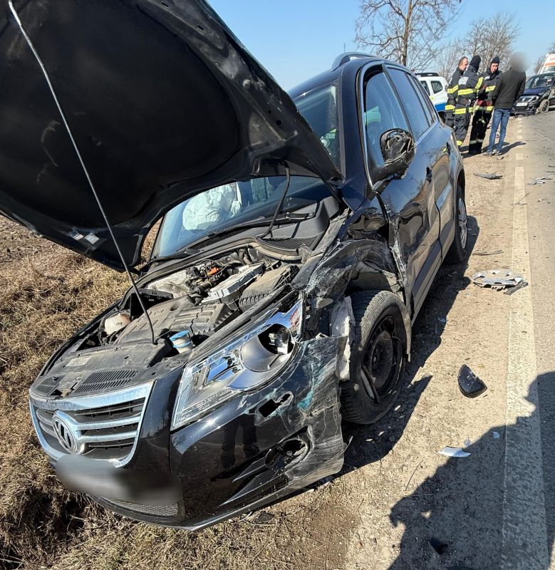 Botoșani. Accident cu patru răniți, o persoană a rămas încarcerată