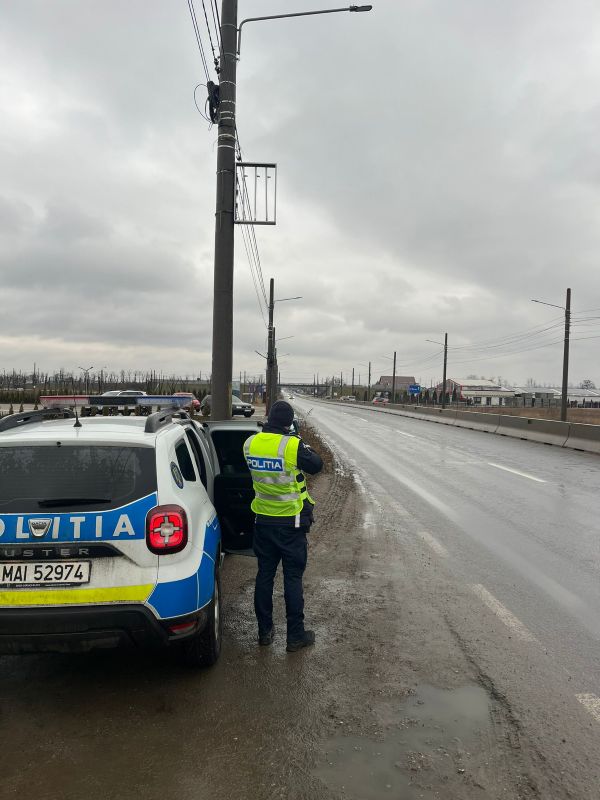 Acțiunea „SEATBELT” la Neamț. Controale pentru purtarea centurii de siguranță și transportul copiilor în mașină