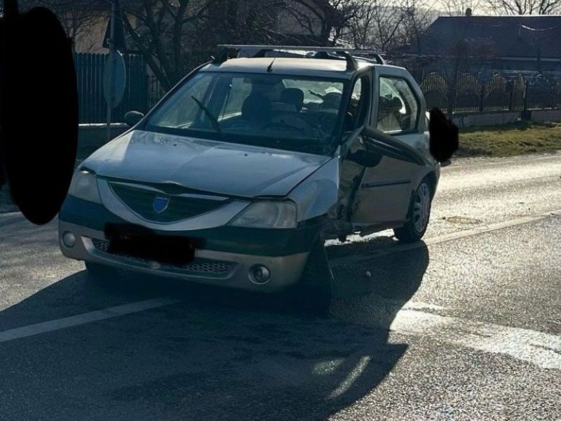 Vaslui. Două persoane au fost rănite într-un accident produs între două autoturisme