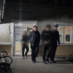 Doi tineri din Bacău, reținuți după ce au furat un autoturism folosind cheia de rezervă