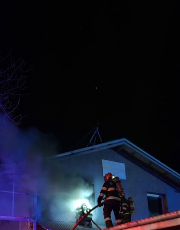 Neamț. Incendiu la o firmă producătoare de stații de epurare