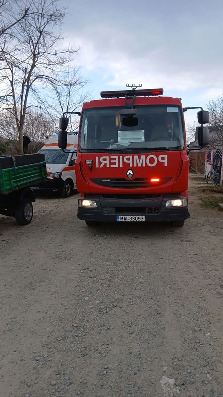 Neamț. Moarte cumplită într-o gospodărie din Crăcăoani: un bărbat a fost strivit de propria remorcă