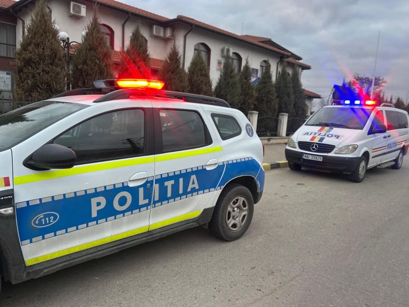 Botoșani. Acțiune de amploare a Poliției în Ștefănești. Peste 100 de forțe de ordine, percheziții și filtre în tot orașul