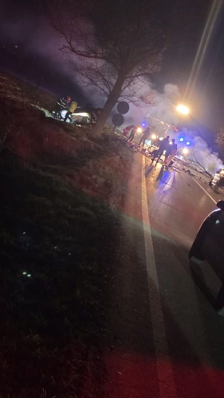Impact devastator la Dulcești. 4 persoane și-au pierdut viața în cel mai grav accident de la începutul anului în Neamț 6 Impact devastator la Dulcești. 4 persoane și-au pierdut viața în cel mai grav accident de la începutul anului în Neamț