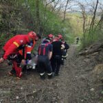 Bacău. Sprijin aero pentru salvarea unui bărbat căzut într-o râpă
