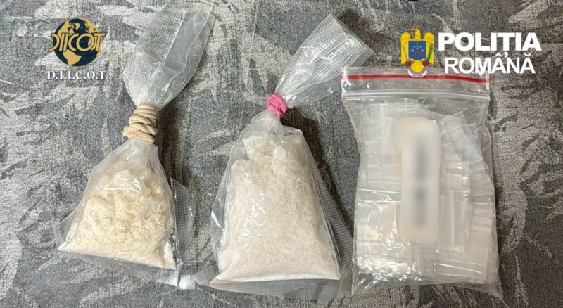 Droguri aduse din Olanda și vândute în Bacău. 4 persoane, ridicate de DIICOT