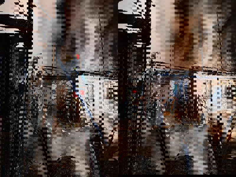 Bacău. Două case cuprinse de flăcări în Asău. Intervenție în forță a pompierilor