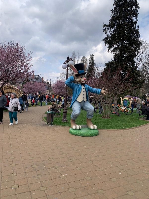 VIDEO-FOTO. Caravana Iepurașului a ajuns la Piatra Neamț 8 VIDEO-FOTO. Caravana Iepurașului a ajuns la Piatra Neamț