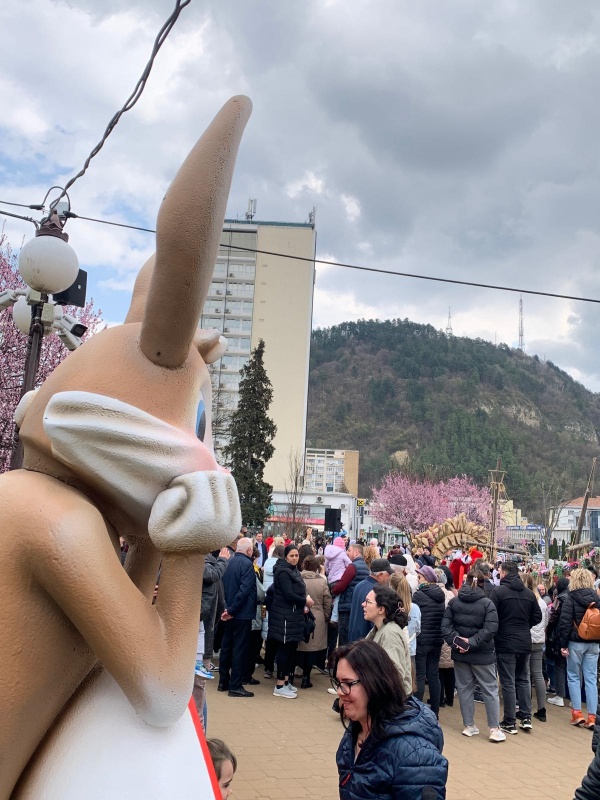VIDEO-FOTO. Caravana Iepurașului a ajuns la Piatra Neamț